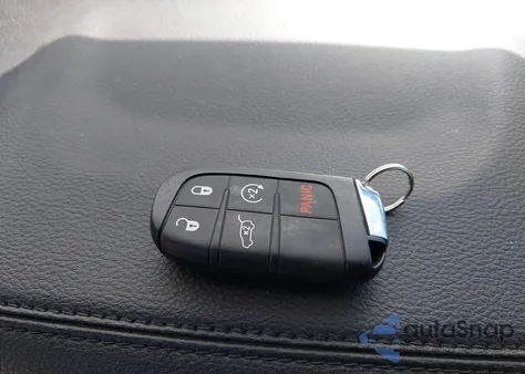 2025 Jeep Compass Latitude 4X4 z USA, uszkodzony, nr VIN 3C4NJDBN3ST529662